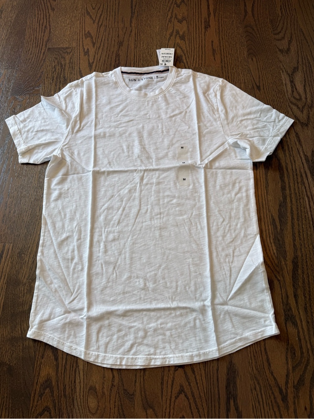 NWT Sun + Stone bright White Classic Short Sleeve Crew Neck Tee size medium